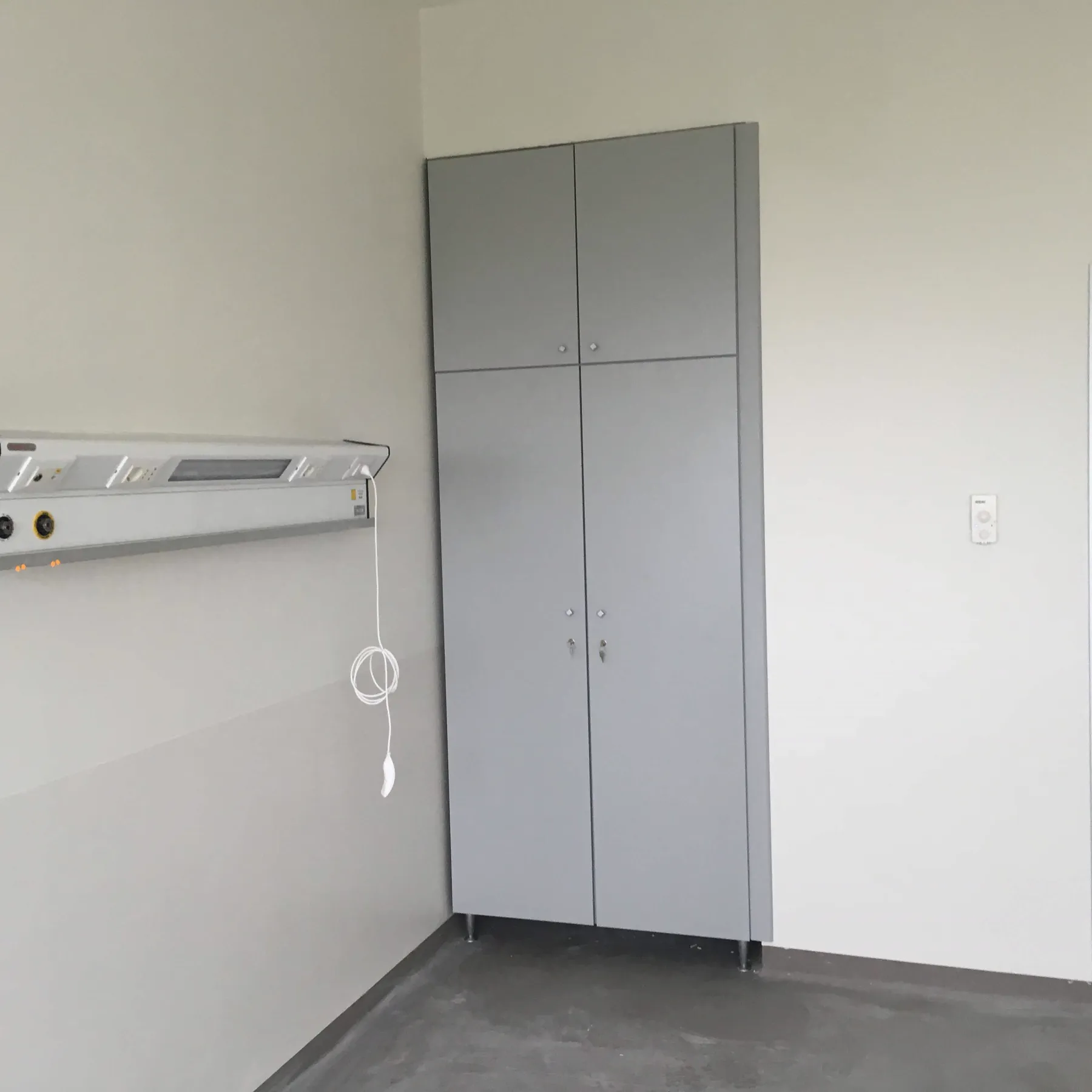 Rivestimenti e arredi bar, Villa Igea – Ancona – foto 7