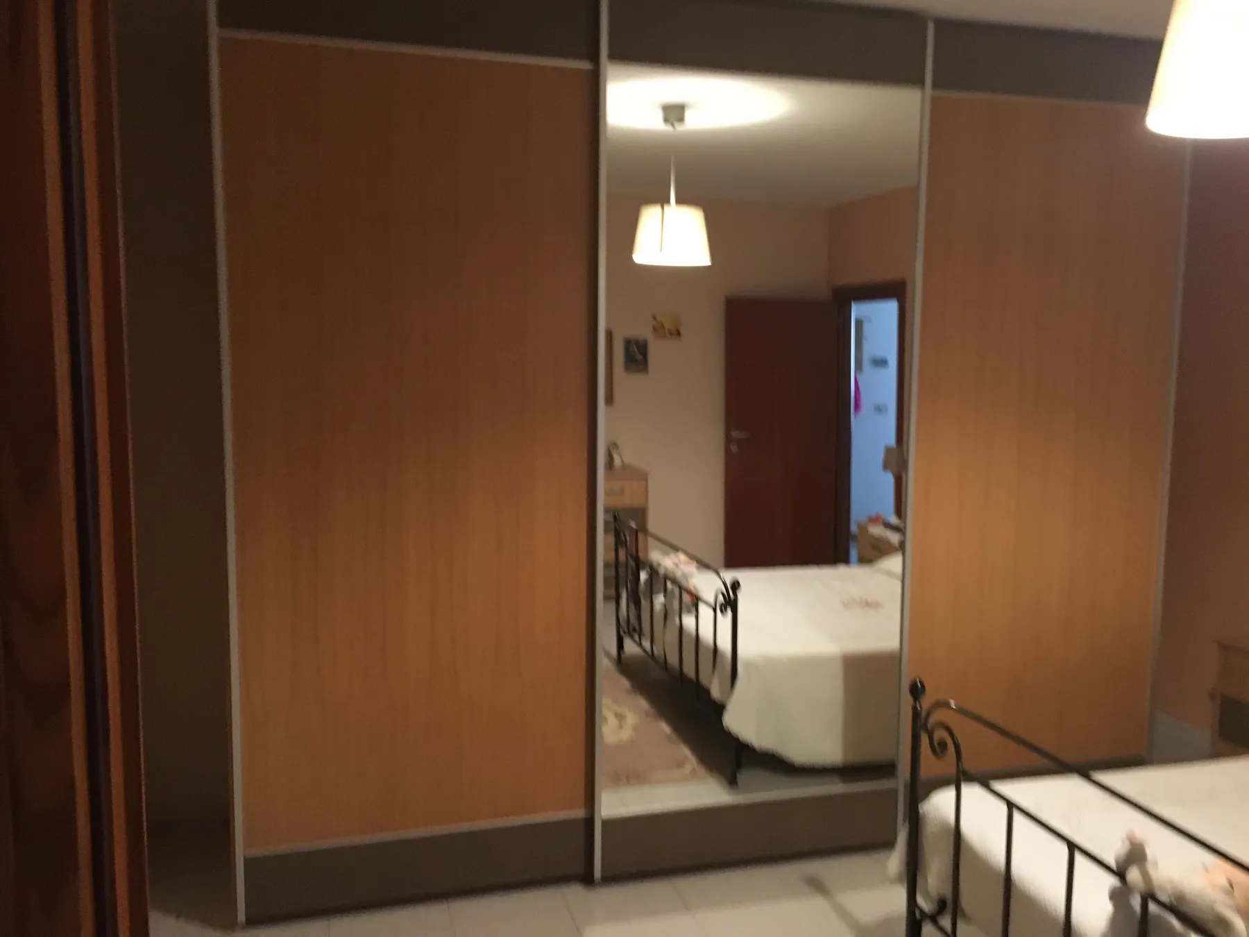Armadio con ante scorrevoli – foto 1