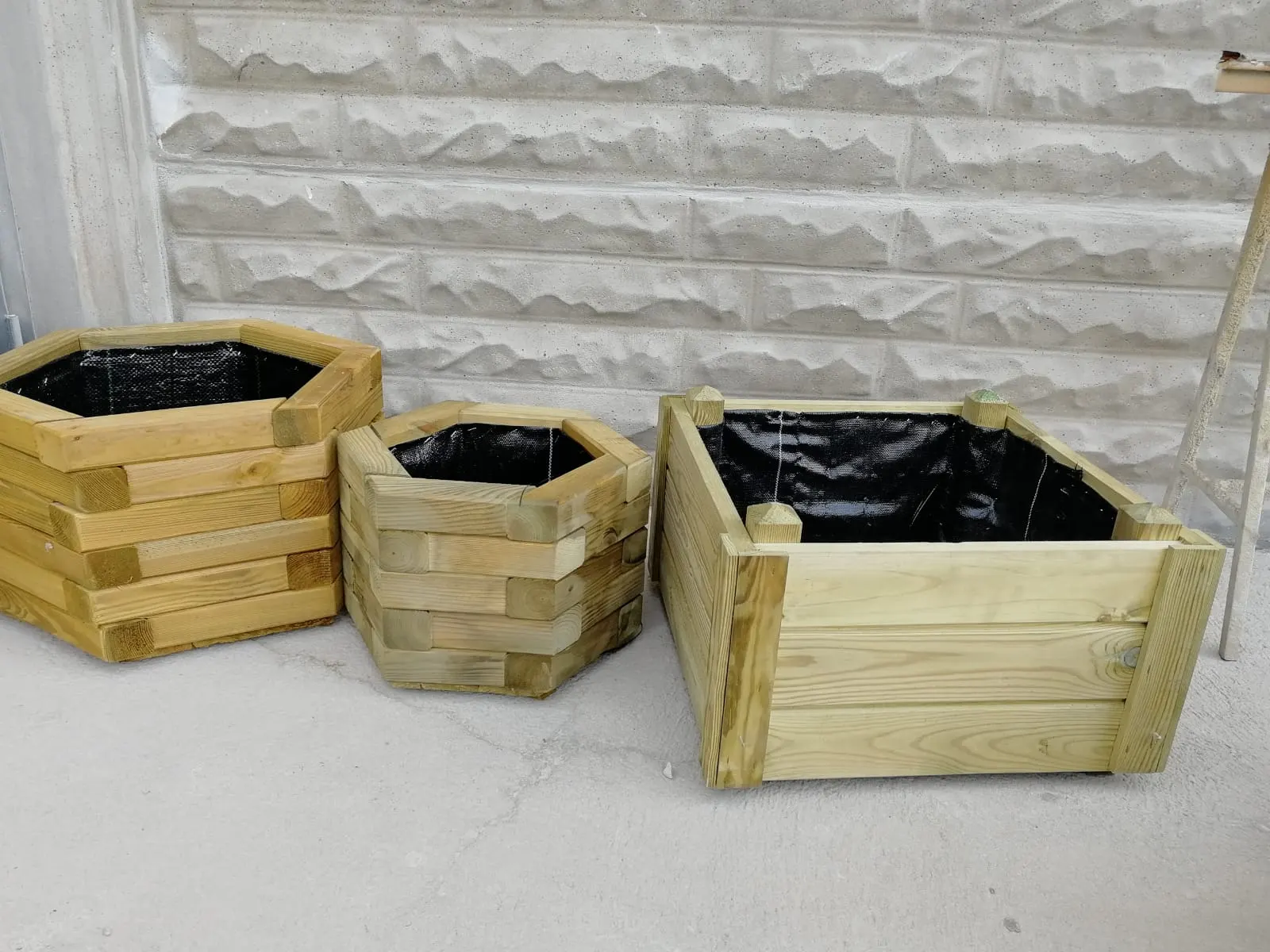 Vasi e fioriere in legno – foto 4