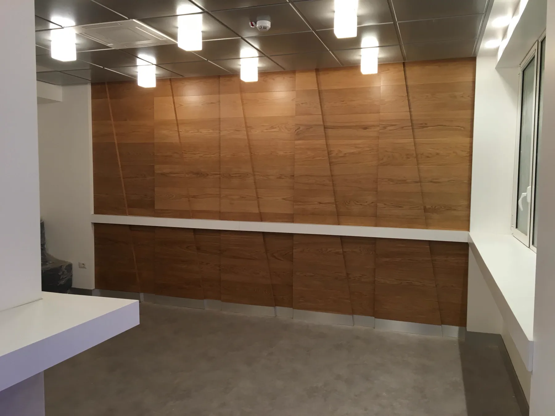 Rivestimenti e arredi bar, Villa Igea – Ancona – foto 13