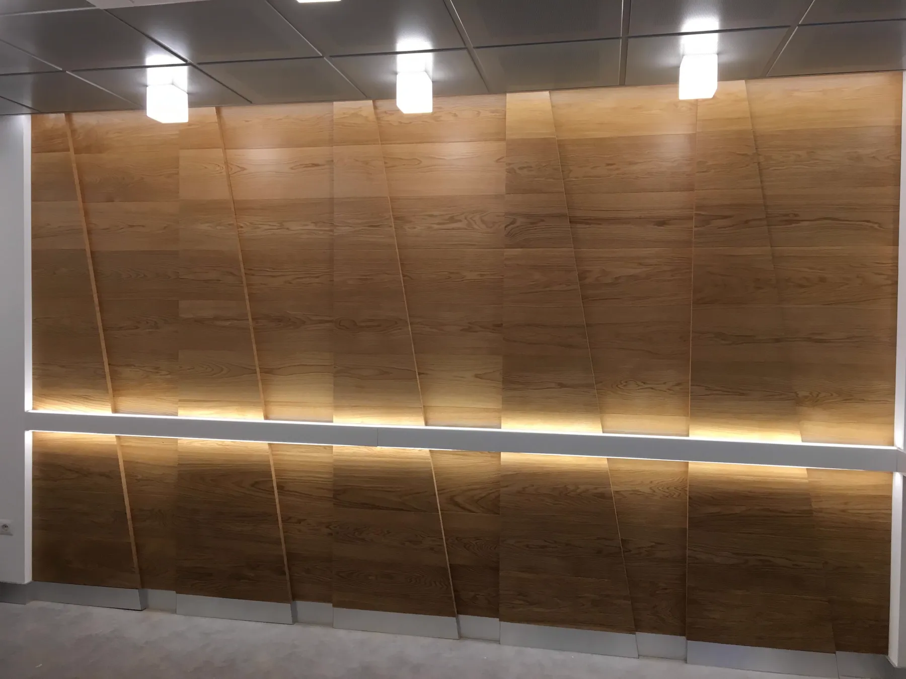 Rivestimenti e arredi bar, Villa Igea – Ancona – foto 10
