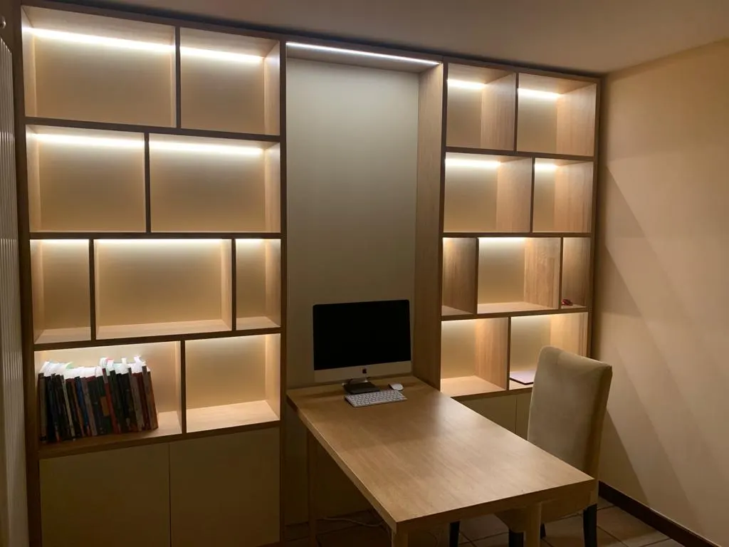 Libreria su disegno del committente